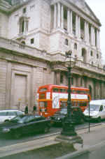 entrance Bank of England.jpg (112539 bytes)